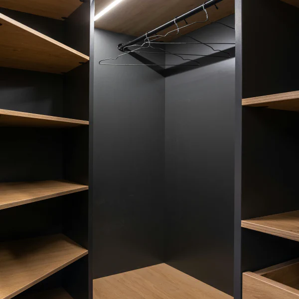 Wardrobes & Walk-In Robes